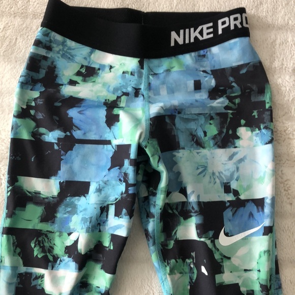 Nike Pro youth leggings - Picture 3 of 8